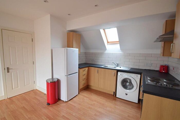 1 Bedroom Flat To Rent In Howardsgate, Welwyn Garden City, Hertfordshire, AL8