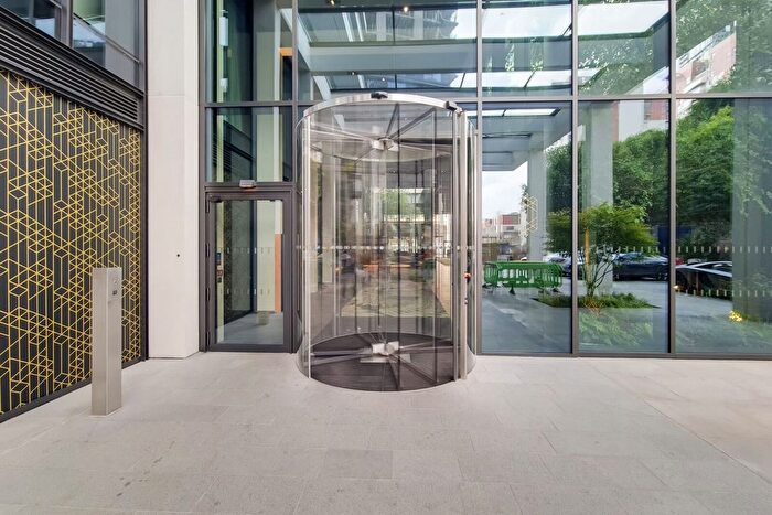 1 Bedroom Flat To Rent In Wardian London, Canary Wharf, London, E14