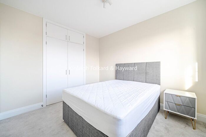2 Bedroom Flat To Rent In Wandsworth Road, London, SW8