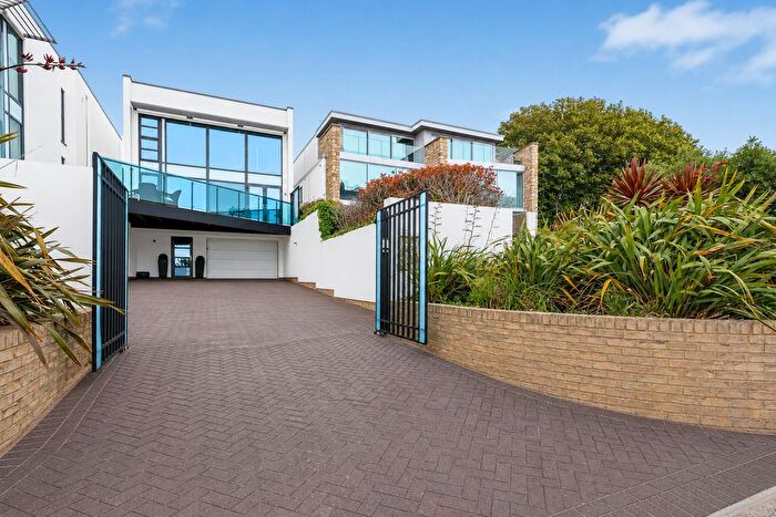 4 Bedroom Detached House For Sale In Shore Road, Poole, BH13