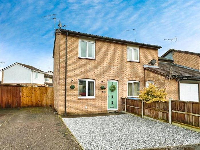2 Bedroom Semi Detached House For Sale In Smiths Way, Alcester, B49