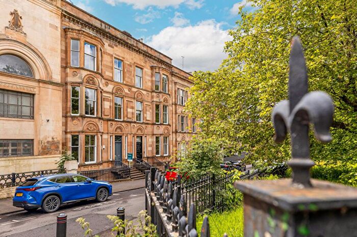 3 Bedroom Apartment For Sale In La Belle Place, Kelvingrove, Glasgow, G3