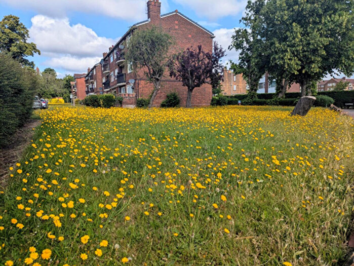 2 Bedroom Flat To Rent In Fairfield Court, Fairfield Road, Woodford Green, Essex, IG8