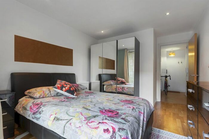 1 Bedroom Flat To Rent In Viridian Apartments, Battersea Park Road, London, SW8