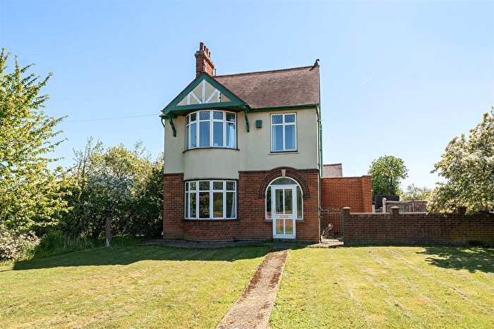 3 Bedroom Detached House For Sale In Bedford Road, Willington, Bedford, MK44