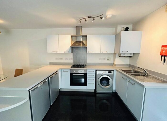 2 Bedroom Flat To Rent In Hassocks Close, Beeston, Nottingham, NG9