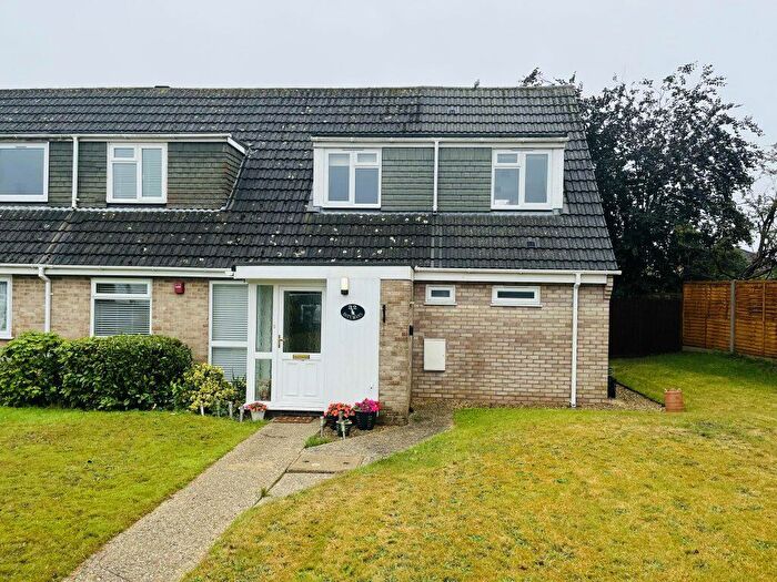 4 Bedroom Semi-Detached House To Rent In Kipling Close, Thatcham, RG18