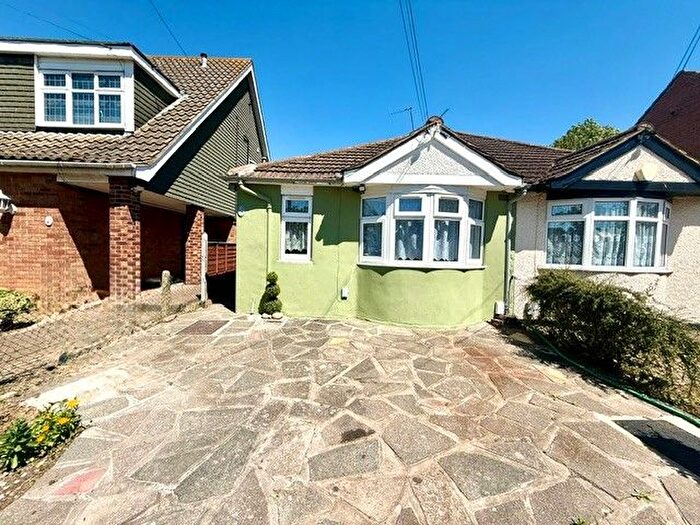 2 Bedroom Bungalow To Rent In Bellevue Road, Romford, RM5