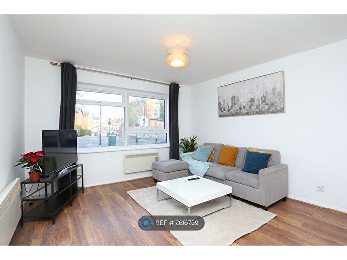 1 Bedroom Flat To Rent In Becton Court, London, SE25