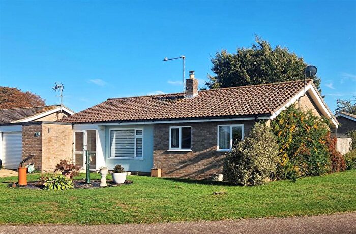 3 Bedroom Detached Bungalow For Sale In Paddock Way, Troston, Bury St. Edmunds, IP31