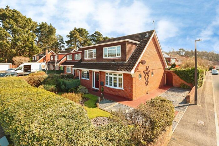 4 Bedroom Detached House For Sale In Holywell Close, West Canford Heath, Poole, Dorset, BH17