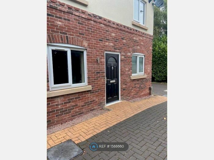 2 Bedroom Flat To Rent In Lime Tree Mews, Shavington, CW2