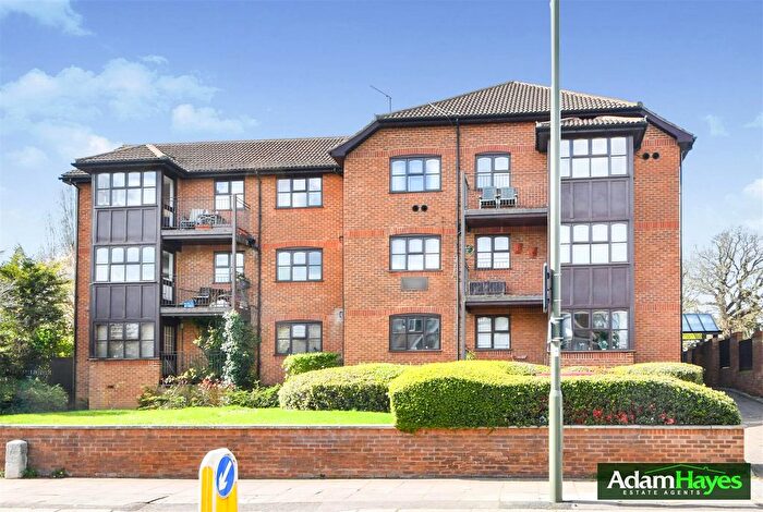 2 Bedroom Flat For Sale In Holders Hill Road, Hendon, NW4