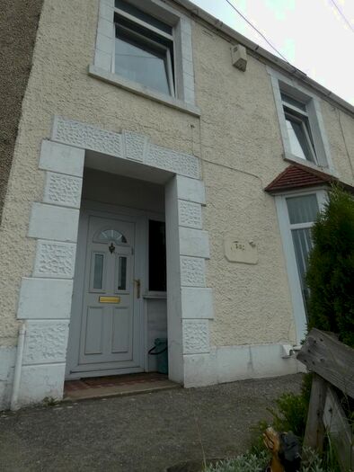 3 Bedroom Terraced House To Rent In Carmarthen Road, Swansea, SA5
