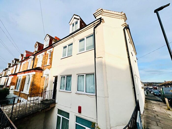 2 Bedroom Flat To Rent In Saunders Road, Plumstead, London, SE18