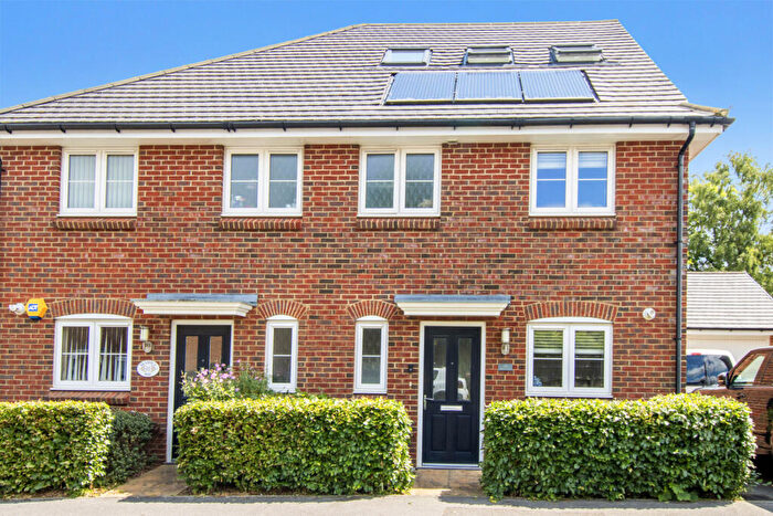 3 Bedroom Semi Detached House To Rent In Bramble Way | Crawley Down | | New Move Estate Agency, RH10