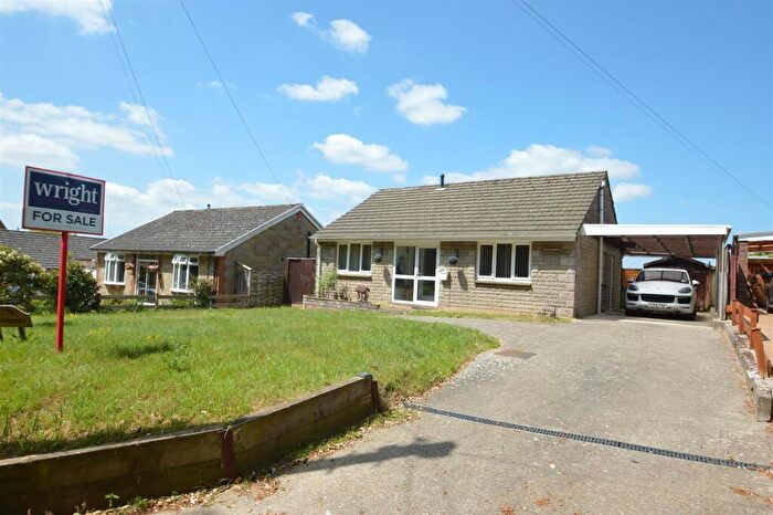 2 Bedroom Detached Bungalow For Sale In Havenstreet Village, PO33