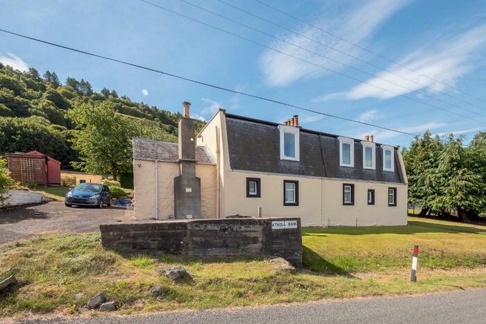 3 Bedroom Detached House For Sale In Abernethy, Perth, PH2
