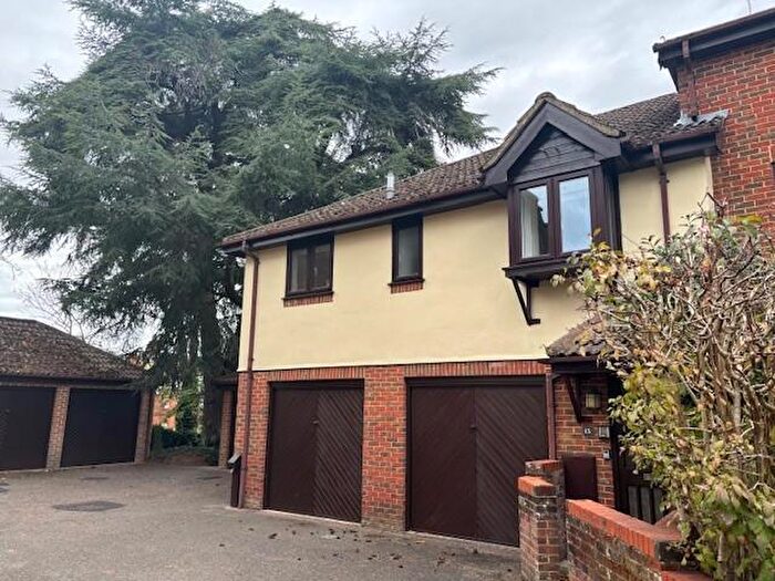 2 Bedroom Maisonette To Rent In Fairholme Gardens, Farnham, GU9