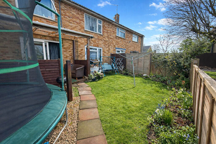 2 Bedroom Apartment For Sale In Kingswood Avenue, Swindon, SN3