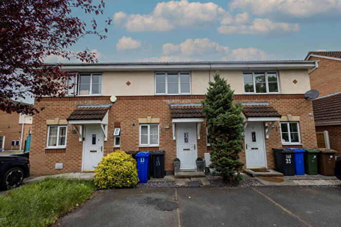 2 Bedroom Mews For Sale In Garforth Crescent, Droylsden, M43