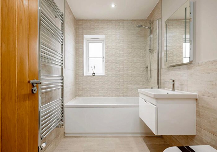 3 Bedroom Detached House For Sale In Fiddleford Ridge, Sturminster Newton, DT10