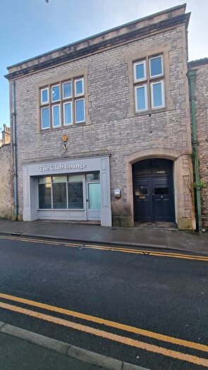 2 Bedroom Flat To Rent In Paul Street, Shepton Mallet, BA4