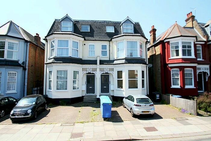 1 Bedroom Apartment To Rent In Haslemere Road, Winchmore Hill, N21
