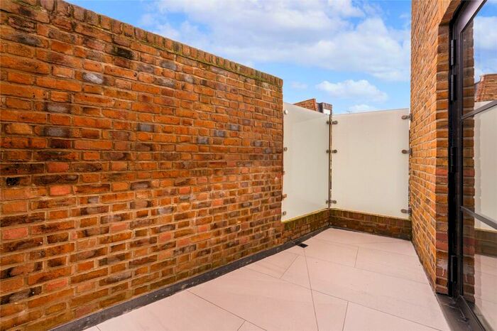 2 Bedroom Duplex For Sale In The Set, Cabul Road, Battersea, London, SW11