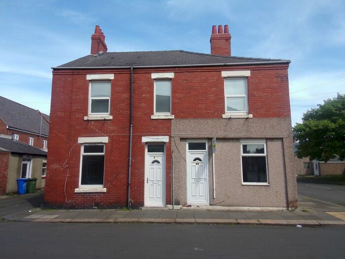 2 Bedroom Flat To Rent In Croft Road, Blyth, NE24