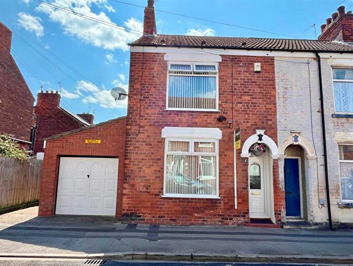 2 Bedroom End Of Terrace House For Sale In Rensburg Street, Hull, HU9