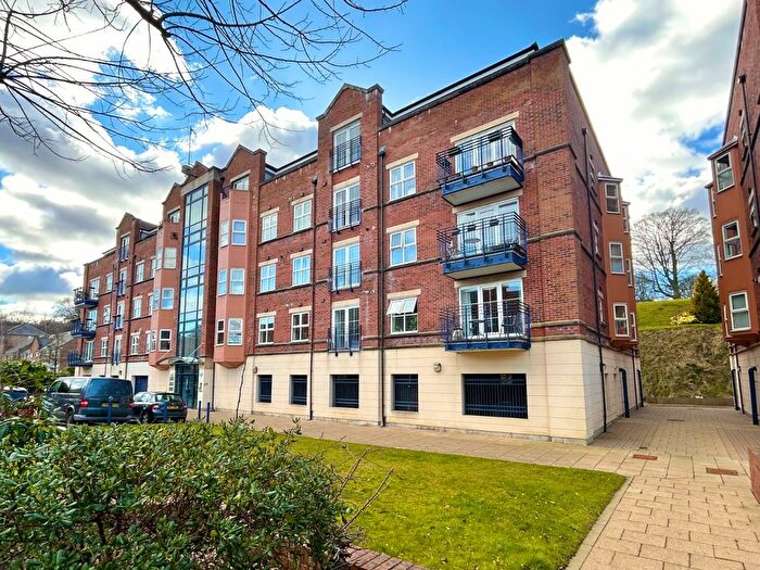 3 Bedroom Flat To Rent In Carisbrooke Road, Far Headingley, Leeds, LS16