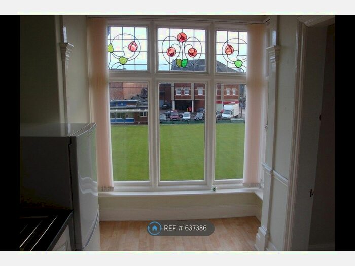 1 Bedroom Flat To Rent In Grove Avenue, Wilmslow, SK9