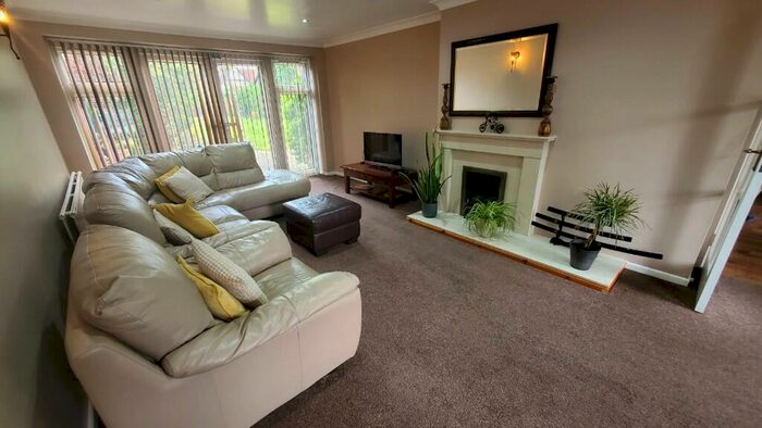 5 Bedroom Detached House To Rent In Park Road, SL2