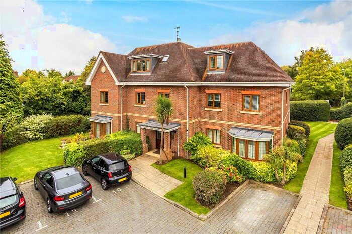 2 Bedroom Apartment To Rent In Horsell, GU21