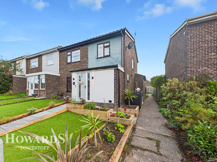 3 Bedroom End Of Terrace House For Sale In Bourne Road, Lowestoft, NR32