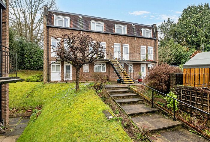 2 Bedroom Maisonette For Sale In Knotts Place, Sevenoaks, Kent, TN13