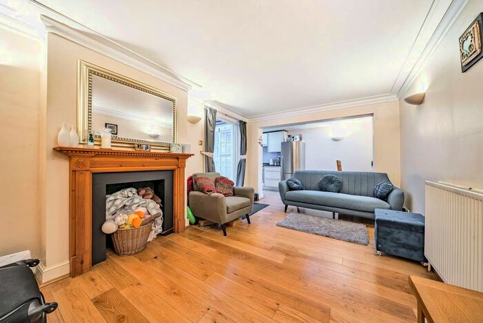 2 Bedroom Flat To Rent In Charlwood Street, Pimlico, London, SW1V