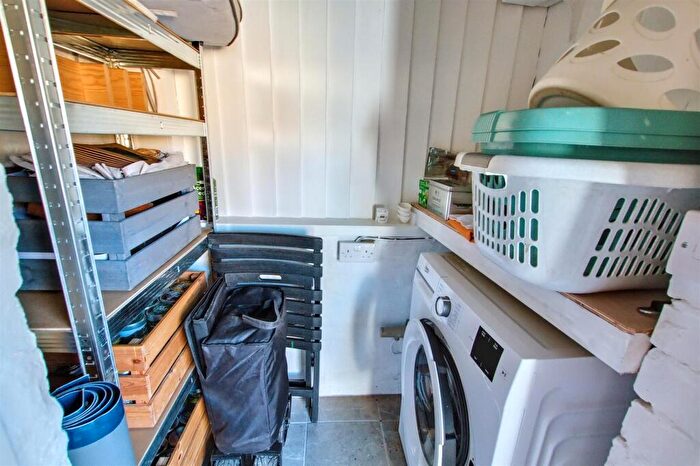 2 Bedroom Cottage For Sale In Upper West Street, Newport, SA42
