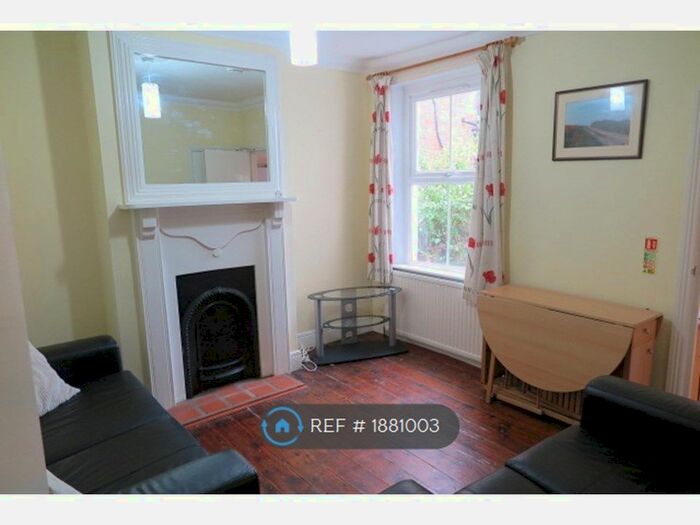 4 Bedroom Terraced House To Rent In Somerset Road, Southampton, SO17