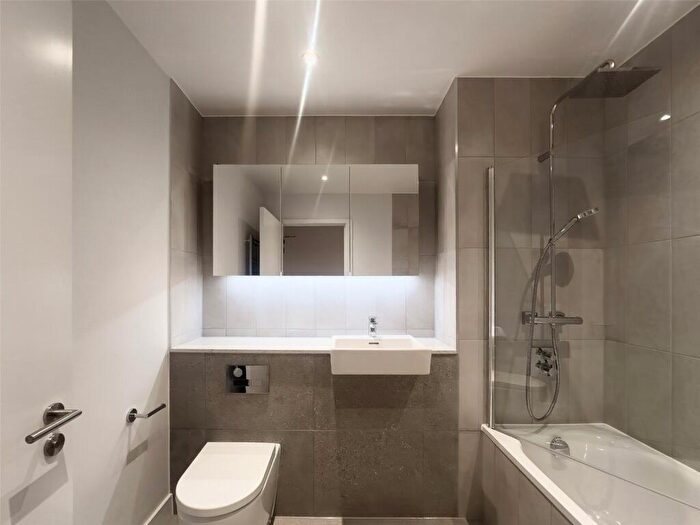 2 Bedroom Apartment To Rent In Dantzic Street, Park View, Manchester, M4
