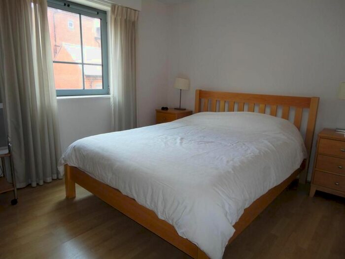 2 Bedroom Flat To Rent In Islington Gates, Fleet Street, Birmingham, B3