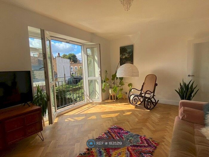 2 Bedroom Flat To Rent In Clissold Crescent, London, N16