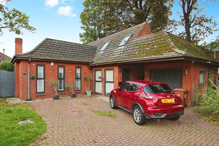 3 Bedroom Detached Bungalow For Sale In The Spinney, Grimsby, DN34