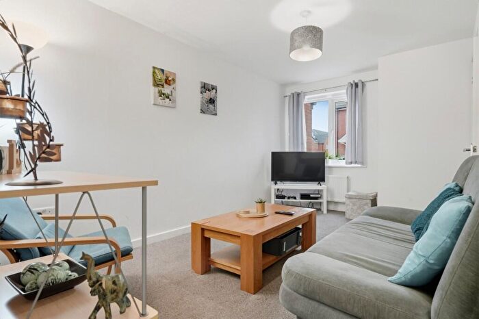 2 Bedroom House To Rent In Chelmsford Drive, Coventry, West Midlands, CV6