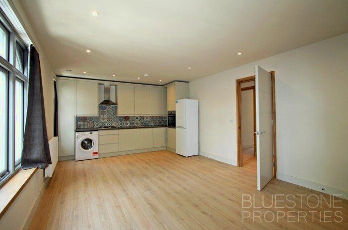 2 Bedroom Flat To Rent In Beynon Road, Carshalton, SM5