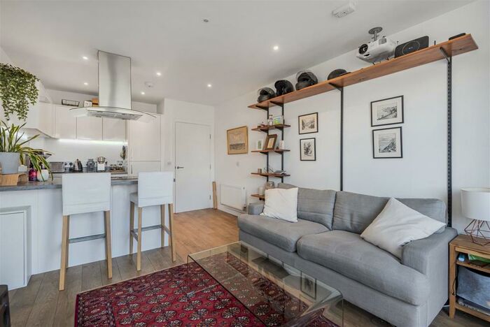 1 Bedroom Apartment To Rent In Hainault Road, Hedley House, Leytonstone, London, E11