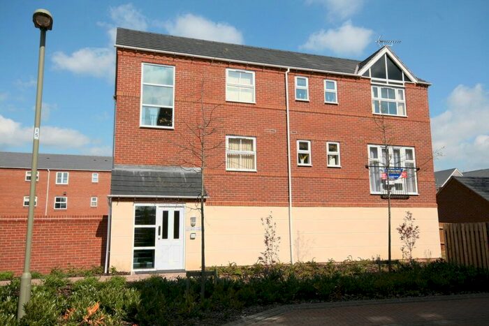 2 Bedroom Flat To Rent In Alma Road, Banbury, Oxon, OX16