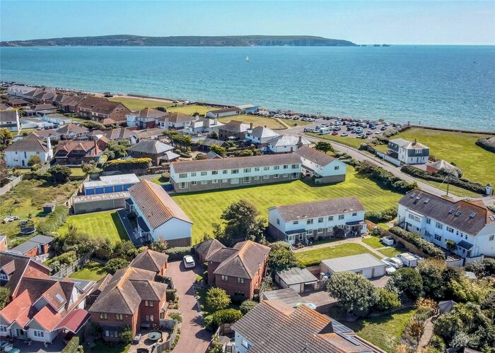 2 Bedroom Flat For Sale In Overstrand Crescent, Milford On Sea, Lymington, Hampshire, SO41