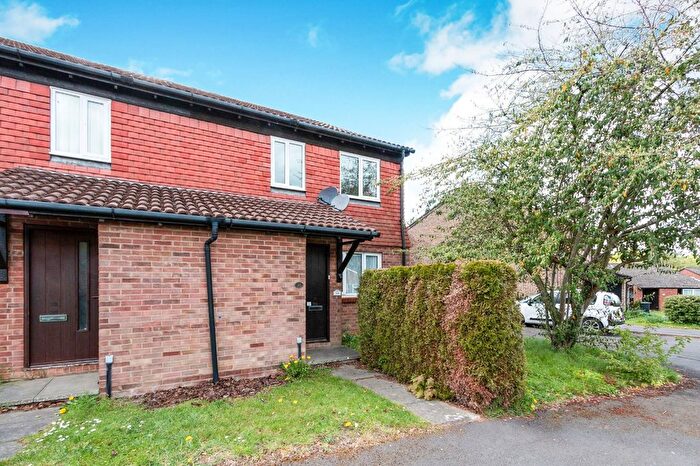 1 Bedroom Maisonette For Sale In Hogarth Close, Basingstoke, Hampshire, RG21